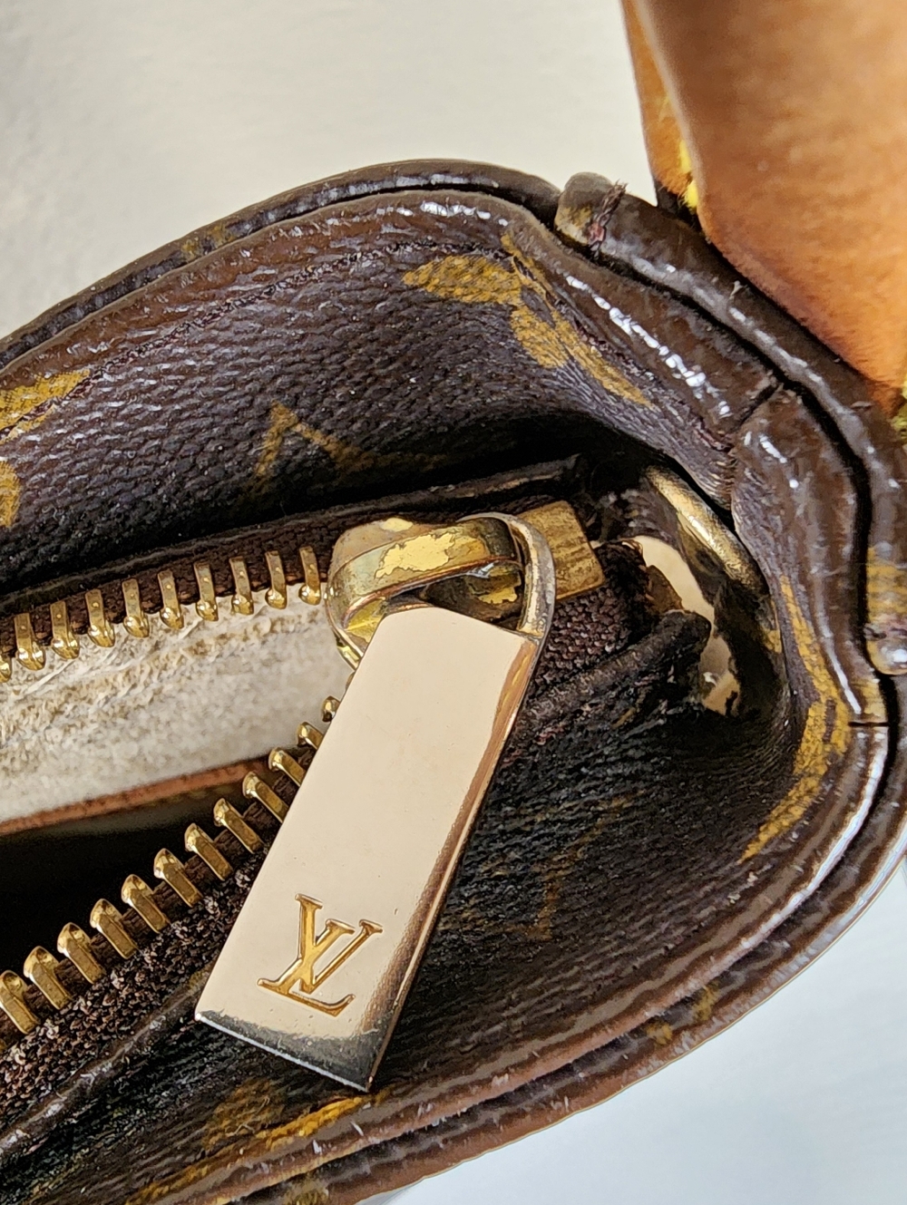 Vintage Louis Vuitton Looping Monogram GM - Picture 12 of 15